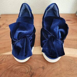 j/slides NYC size 9 velvet navy blue slip on loafers exaggerated large bow tie